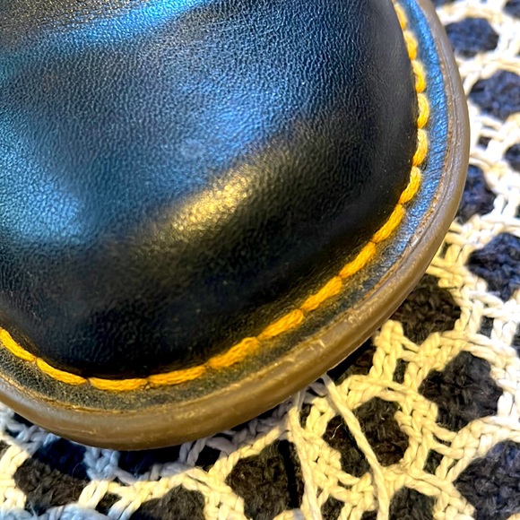 Black DR Martens Mary Janes with trademark yellow stitching size 7 - Picture 4 of 6